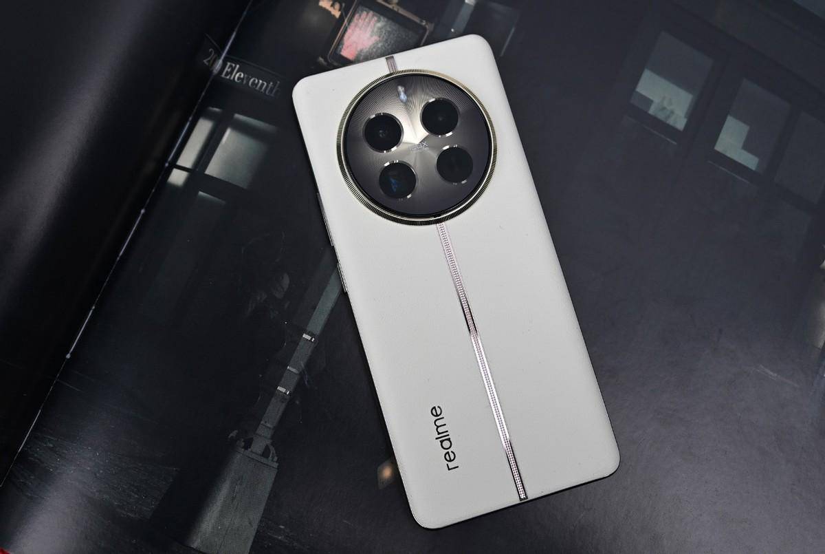 旗舰新体验 真我12 pro 真正的中端颠覆者_手机_设计_镜头