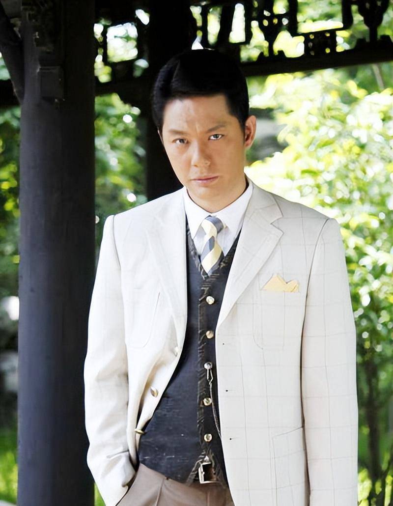 分手16年的发妻,转身迎娶港姐周丽淇,如今的他怎么样了?_傅程鹏_程愫_