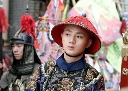 这部12年前的清宫剧碾压《甄嬛传》不说,还全员绝