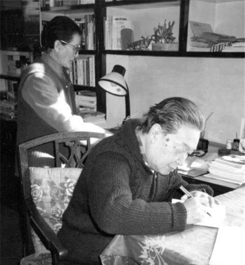 他80岁续弦,携手度过最后12年,临终却要求:和原配葬