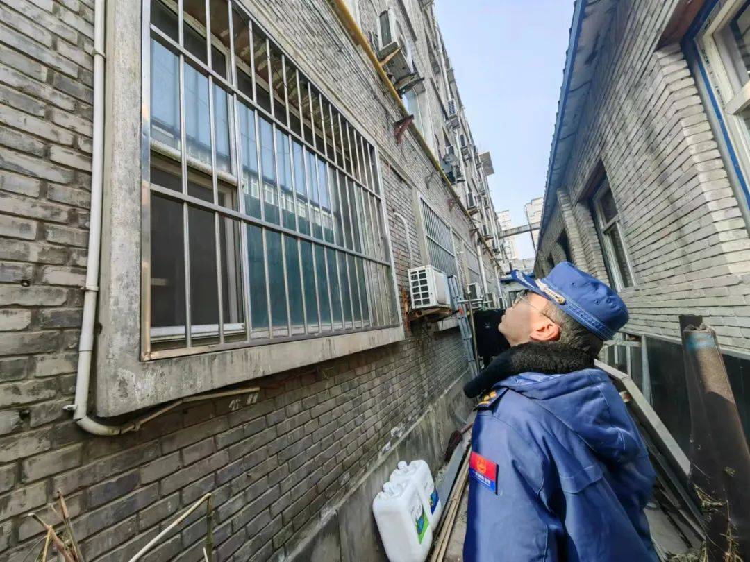 "破窗"行动进行中_整改_场所_人员