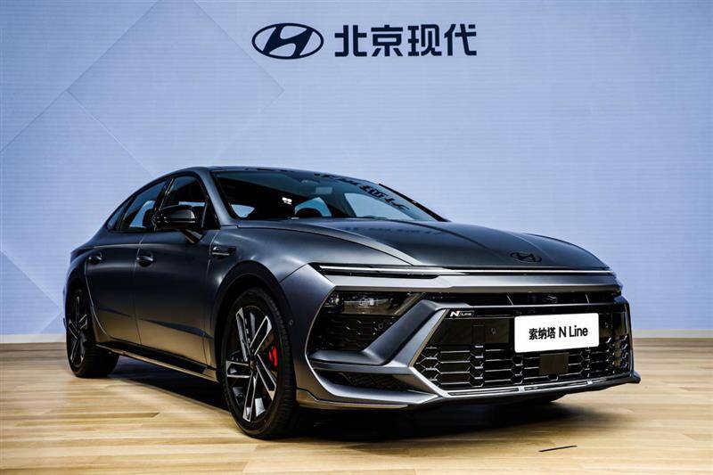 中级车颜值巅峰,北京现代十一代索纳塔预售15万起_搜狐汽车_搜狐网