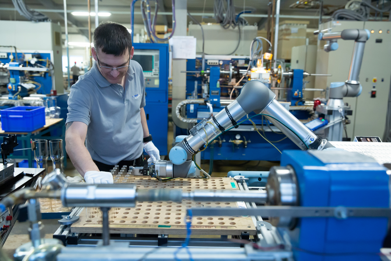 机械抓手都有哪些神奇的应用?_生产_领域_进行