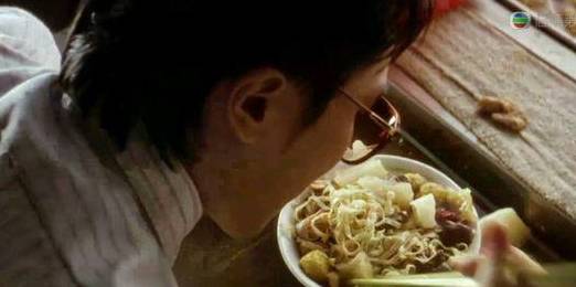 一碗23.5元的杂碎面,让星爷从万人敬仰的食神打落成街边的市井之徒.