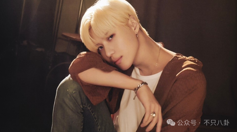 喜提"人间白眼狼"的称号↓另外,柳智敏蹭exo金钟仁的资源拍摄了广告