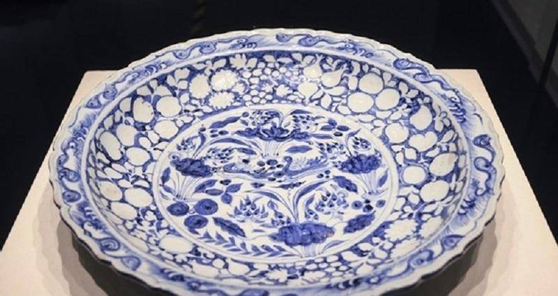 明代官窑青花瓷纹样的风格如何变化?_瓷器_年间_颜料