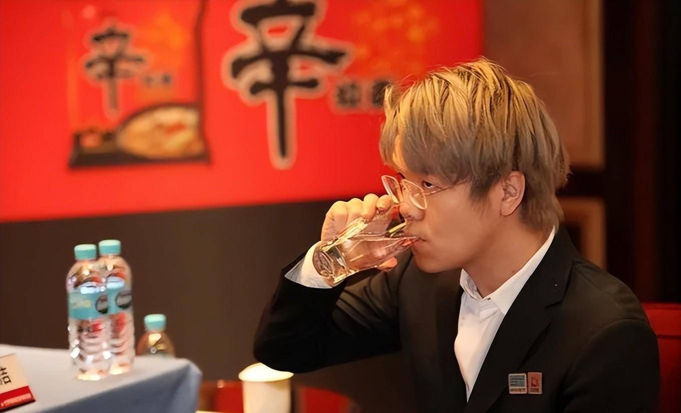 柯洁遭遇对手七连杀 申真谞追平李昌镐农心杯14连胜最高纪录_小申