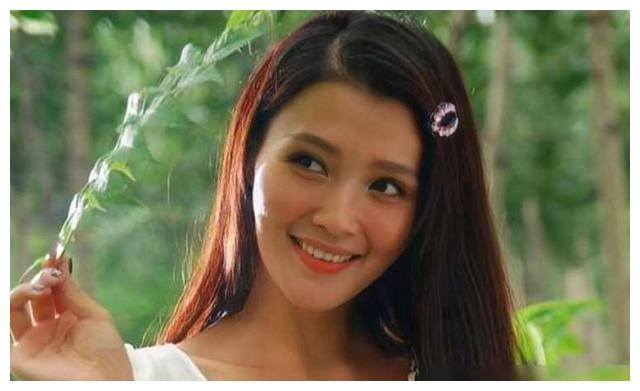 美女白庆琳:遭雪藏,嫁硬汉,离婚后活成自己的老公_事业_经历_专业户