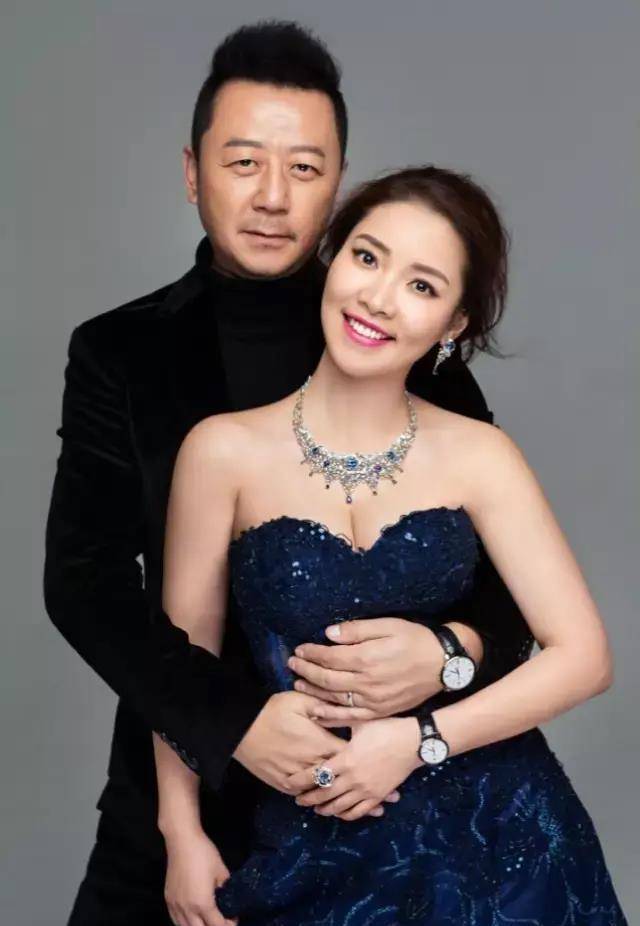 郭涛,娶小自己15岁的李燃,妻美儿帅女萌,郭涛真是不虚此生啊_德福