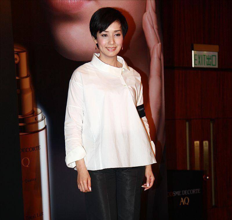 两人相处一段时间后,毛舜筠便觉得区丁平待人温和诚恳,便不在乎年龄的