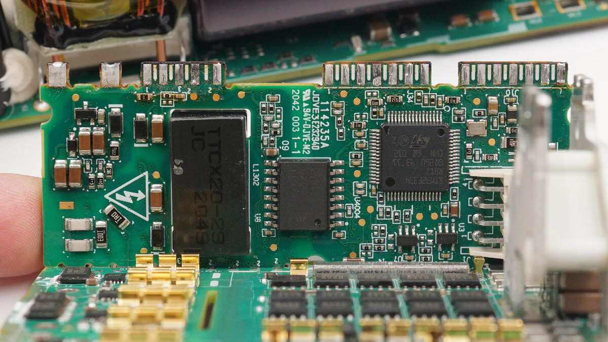 称工业艺术品是对它的尊重,华为3000w氮化镓钛金牌电源拆解_输出_小板