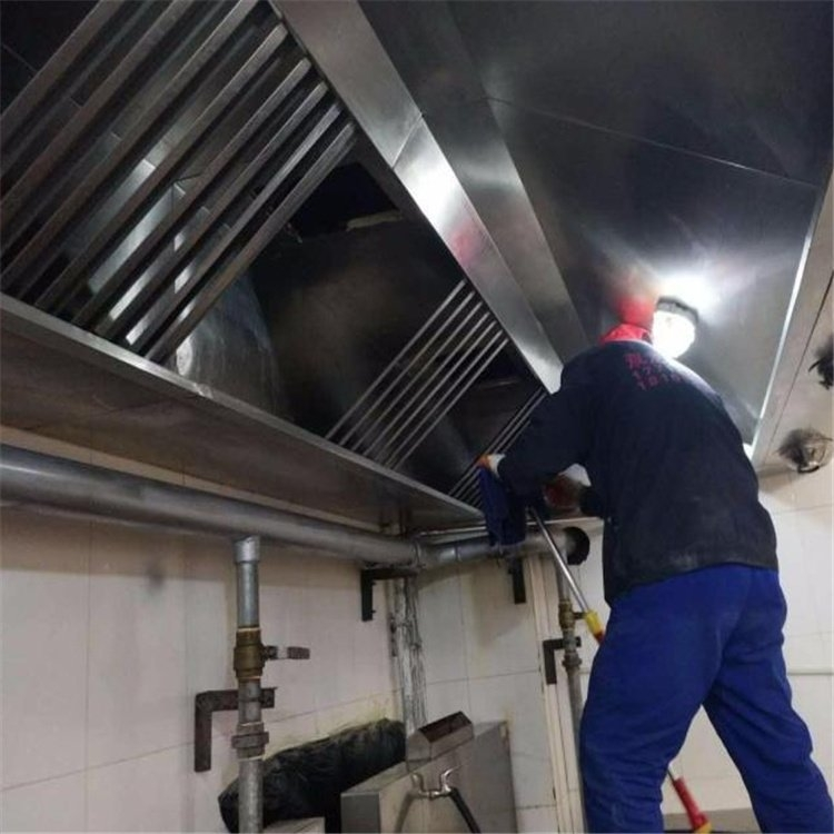 热水高压清洗机清洗商业厨房油烟管道