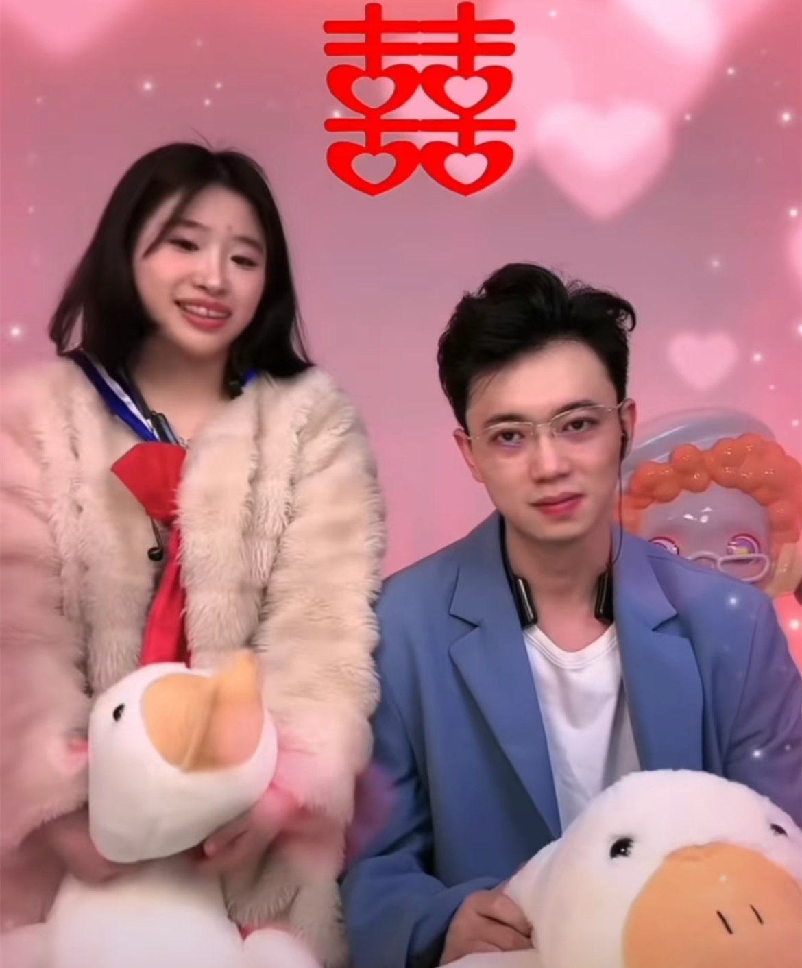 小杨哥大徒弟小黄疑似恋情曝光!勾肩搭背关系亲密,更多细节被扒