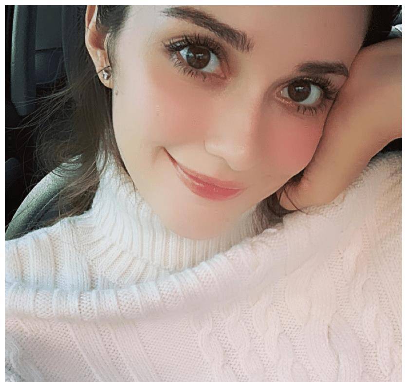 她是国外艺术体操冠军,18岁成为国际名模,放弃身份嫁到我们_瑞莎_安娜