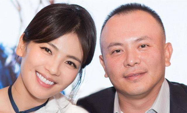 刘涛感谢成龙,以为要秀大长腿,结果她坐的椅子成亮点_宋丹丹_大哥_债