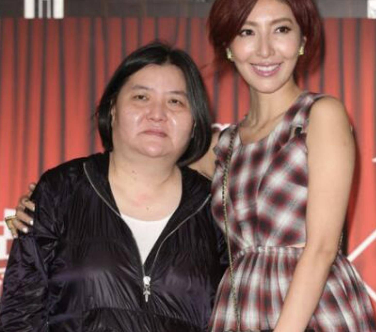 捧红王菲那英,为林志玲手撕摄影师,被称为"娱乐圈第一女流氓"_邱黎宽