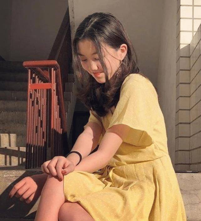 14岁李嫣摆脱"兔唇"记号,完美逆袭成大美女,好身材赶超王菲_形象_因为