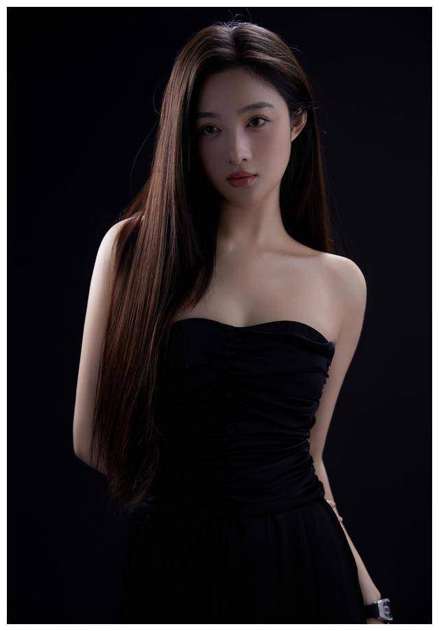 孙嘉璐也像鹿晗迪丽热巴一样,赶高铁,真会享受生活._一面_工作_心情