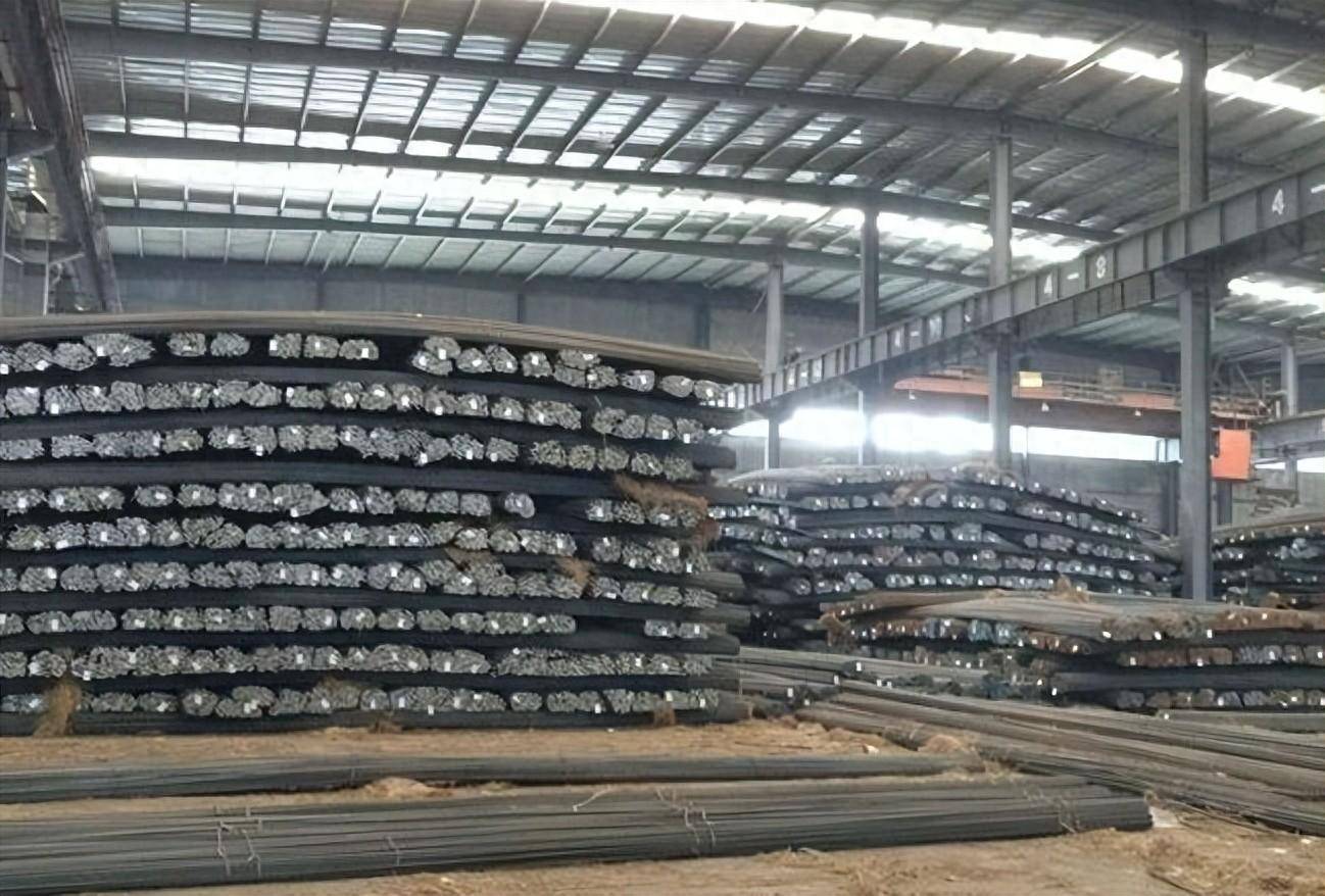 钢材是重要的建筑材料,国内钢材市场由需求和供给两方面共同影响,其中