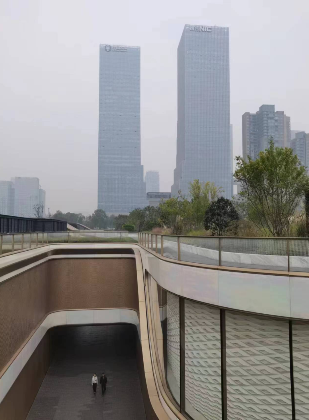 下沉式商业广场,靠什么逆转下沉的消费体验?_空间_景观_地下