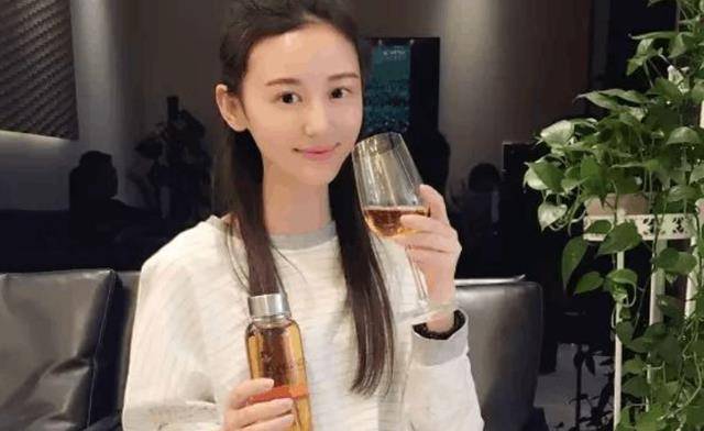 她被称为现实版"樊胜美",被当成摇钱树,26岁患病全身溃烂离世_徐婷