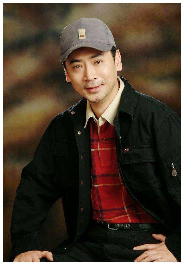 演员刘劲:娶初恋为妻,生女成家,回家后却怪怪的._生活_胡艳萍_事业