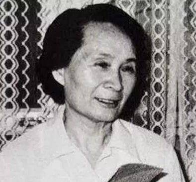 只是1名小护士,死后却能安葬在八宝山,只因她生前嫁给1个牛人_李淑贤