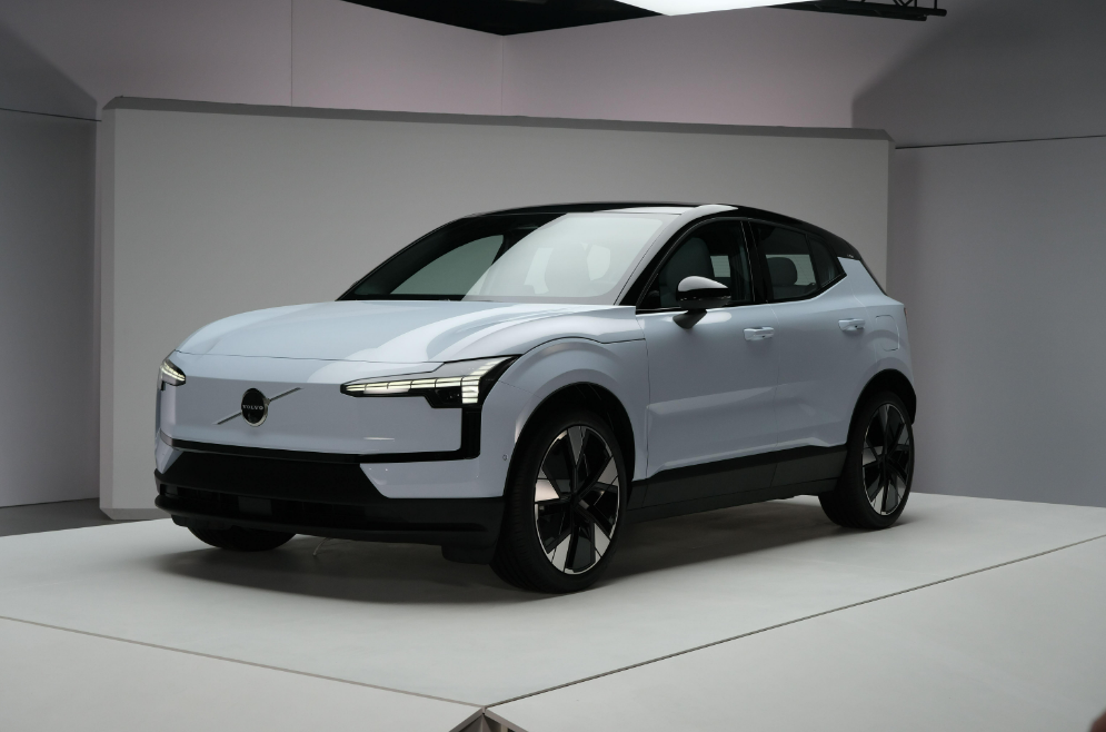 被沃尔沃"抛弃"的极星怎么办?