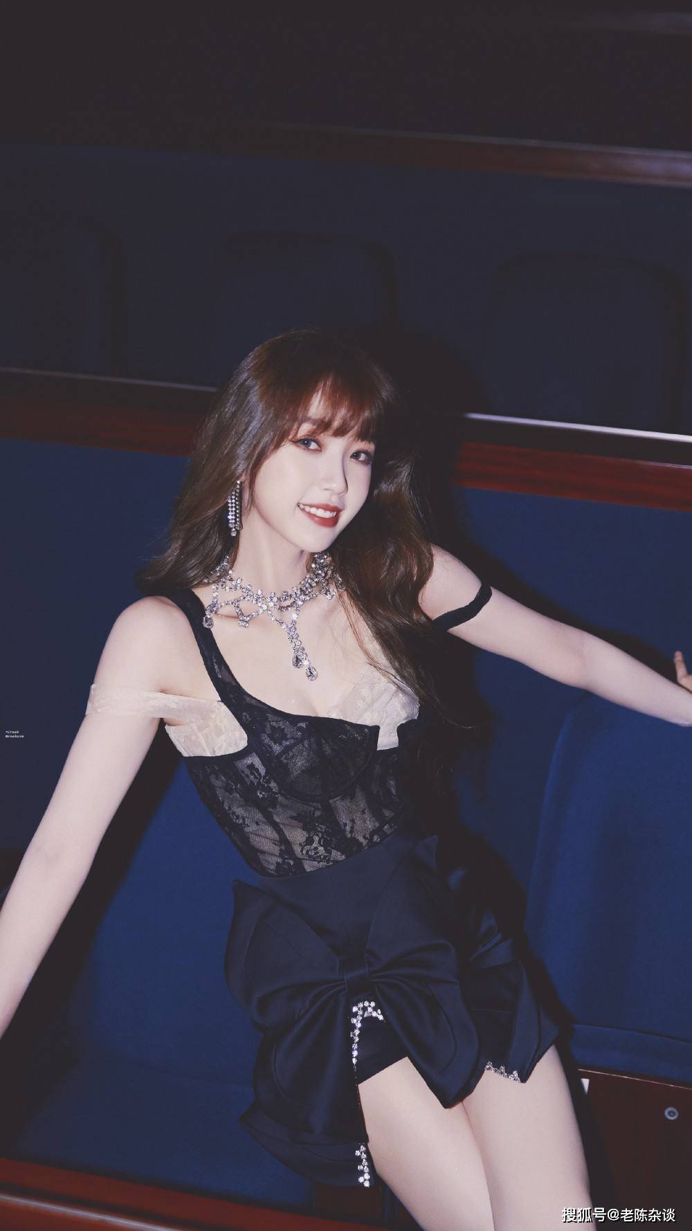 总的来说,虞书欣的颜值和身材是她成功的关键之一,但她的演技和自律