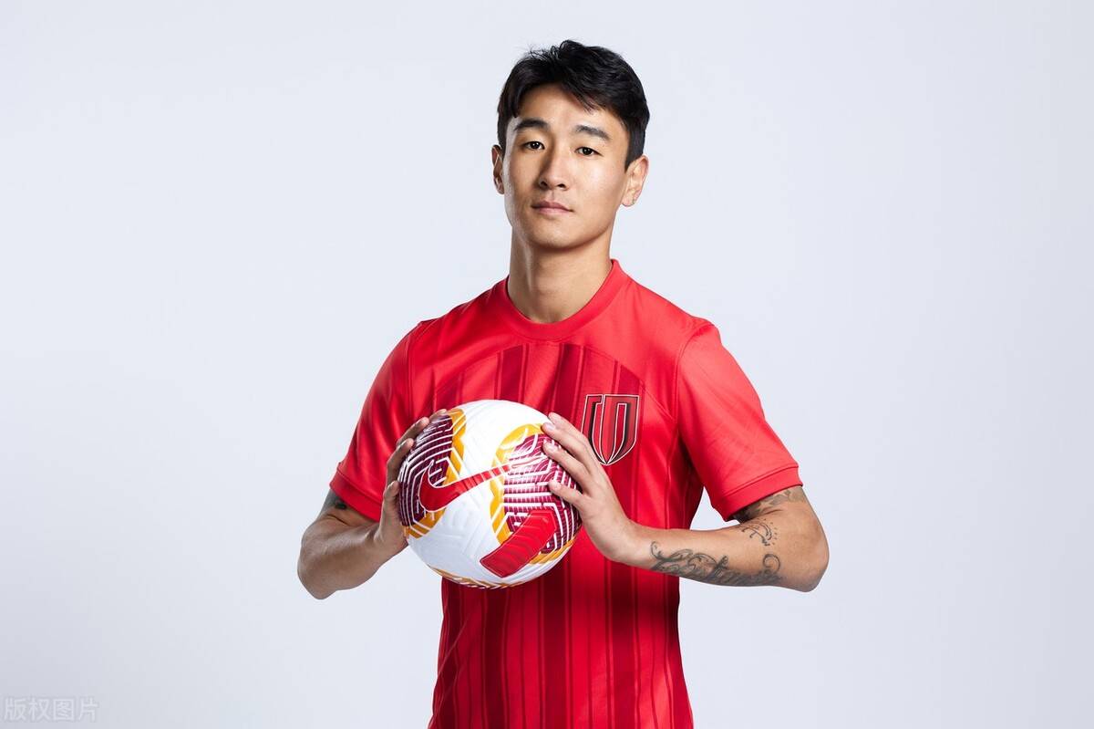 韦世豪最新表态引爆争议,伊万科维奇很意外,球迷骂声一片_国足_决赛