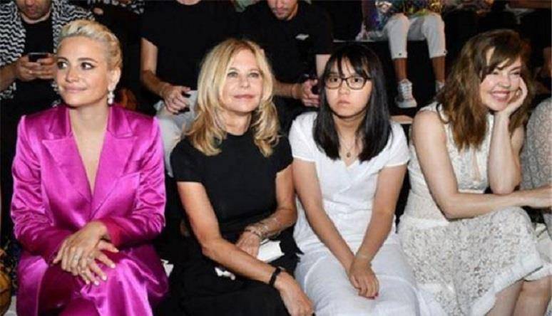 结语在对贝佐斯及其收养的女儿进行了解之后可以发现,虽然说在表面上