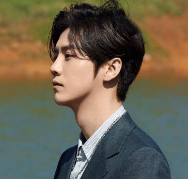 鹿晗曾愿意零片酬演《战狼3》,听到吴京回复的6字,网友直接炸锅了