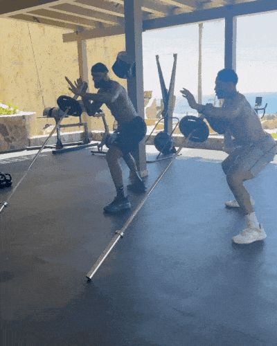 詹姆斯与nfl状元赤膊训练!肌肉小了一大圈啊!