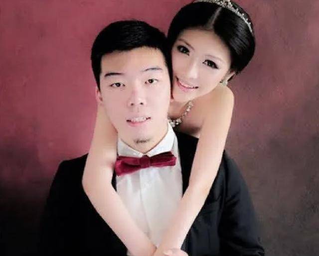 吉星鹏的妻子祁可欣是一个美丽大方,温柔可爱的姑娘,家境虽然没有