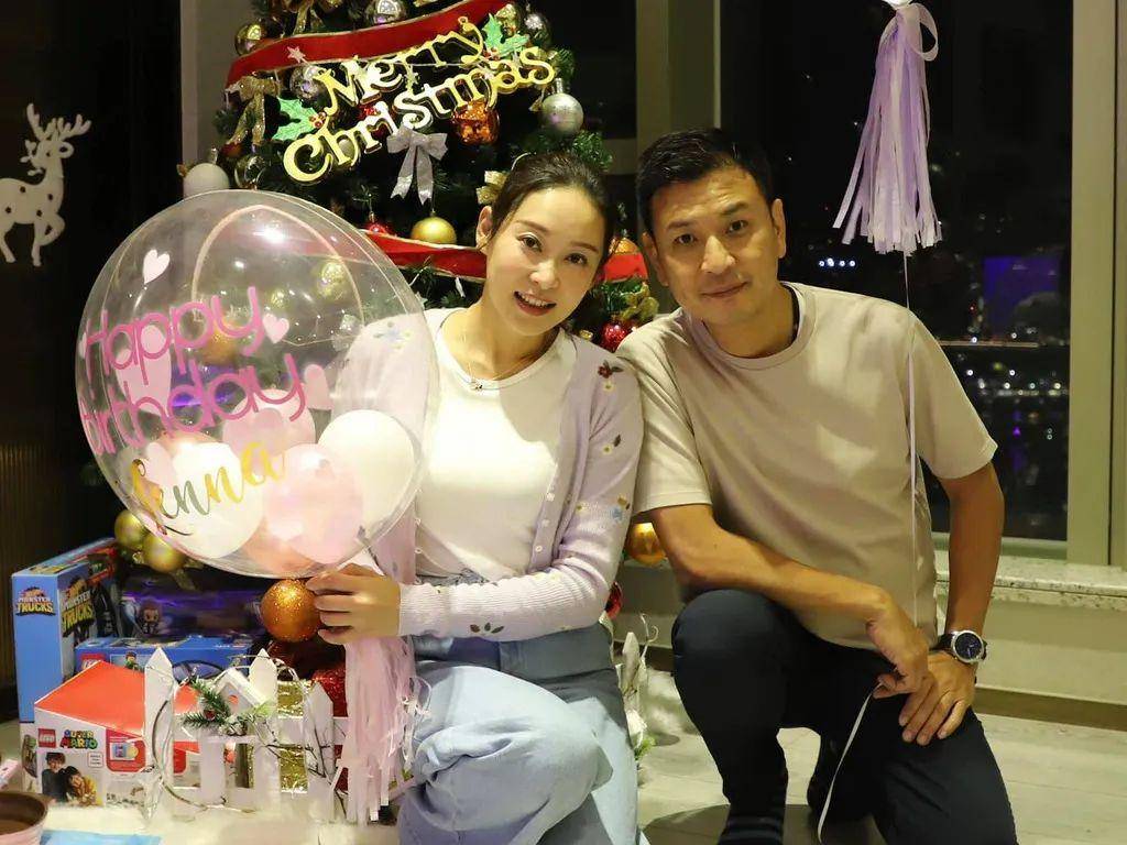 tvb杨卓娜曝今年将签字结婚:为富商诞女11年未曾注册_杨志翘_母女