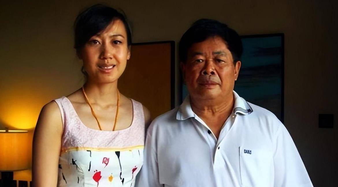 曹德旺的奢侈生活:豪宅占地6000平方米,家中配有16位美女管家_中国