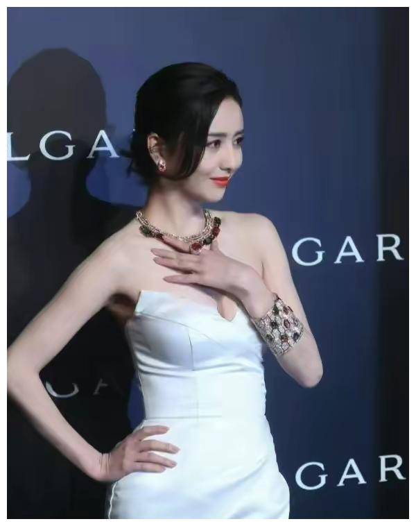 佟丽娅40岁性感喜讯!女人靠的是什么?真相竟是……_事业_成功_生活