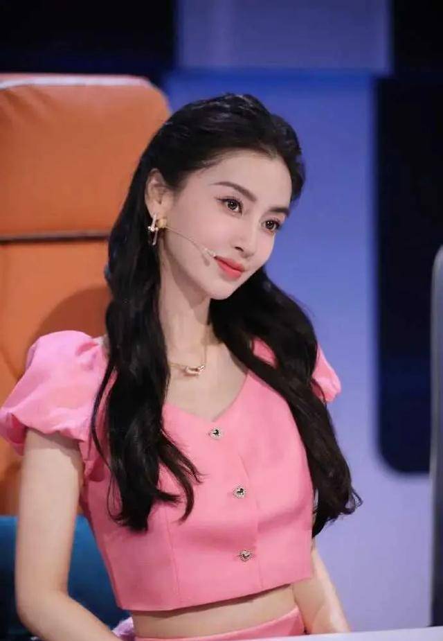 杨颖解封后粉丝激增40万:人气不减,期待新篇章的开启_挑战_争议_事业