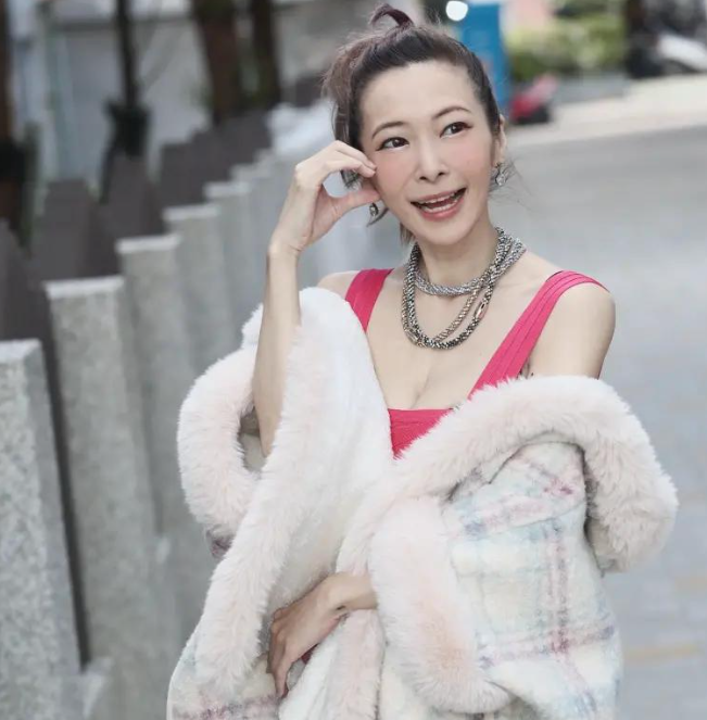 mandy被曝曾出轨,多次给前夫戴绿帽,汪小菲疑发声回应力挺女友_makiyo