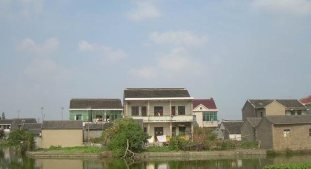 "大房门前小破屋,三年一场哭"这句农村老话啥意思?有道理吗?