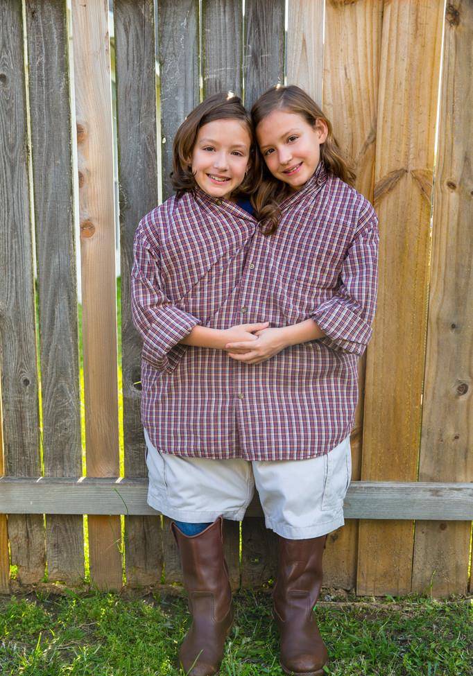 1811年5月11日,暹罗(泰国)夜公府一个普通的家庭里,诞生了一对男性