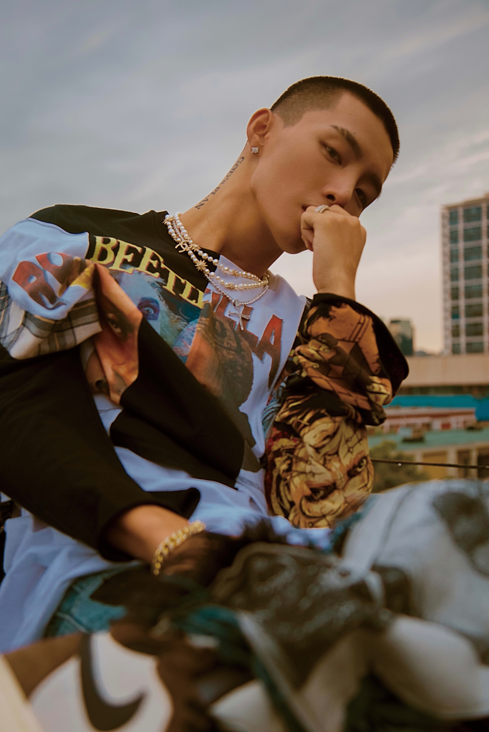 陈泽希很多人都不太知道,但他以前和肖战,夏之光,焉栩嘉,赵磊等同处x