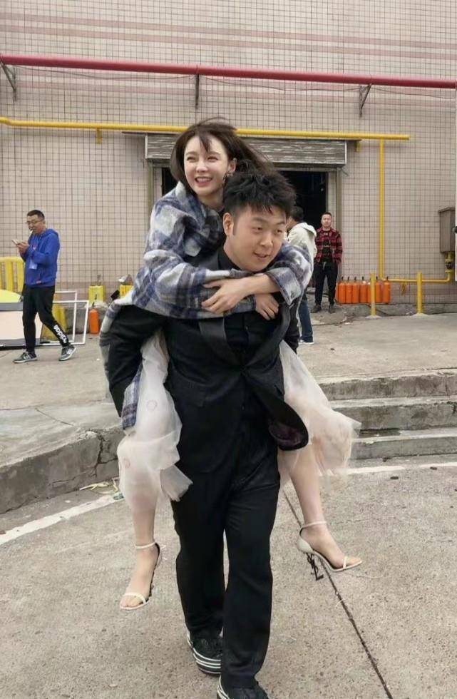 杜海涛凌晨卡点晒合照为沈梦辰庆生,网友看后赞叹:涛哥这么瘦了?