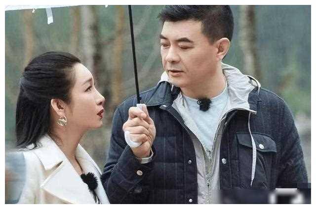 秦海璐为何自降身价,嫁离异男看见王新军对妻子cp态度,豁然开朗_人生