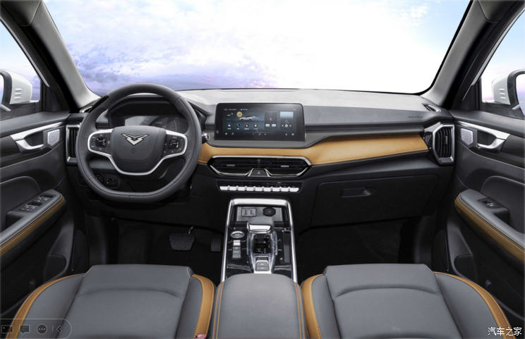 内饰方面,新款凯翼炫界pro升级为黑橙双拼配色设计,增添活力.