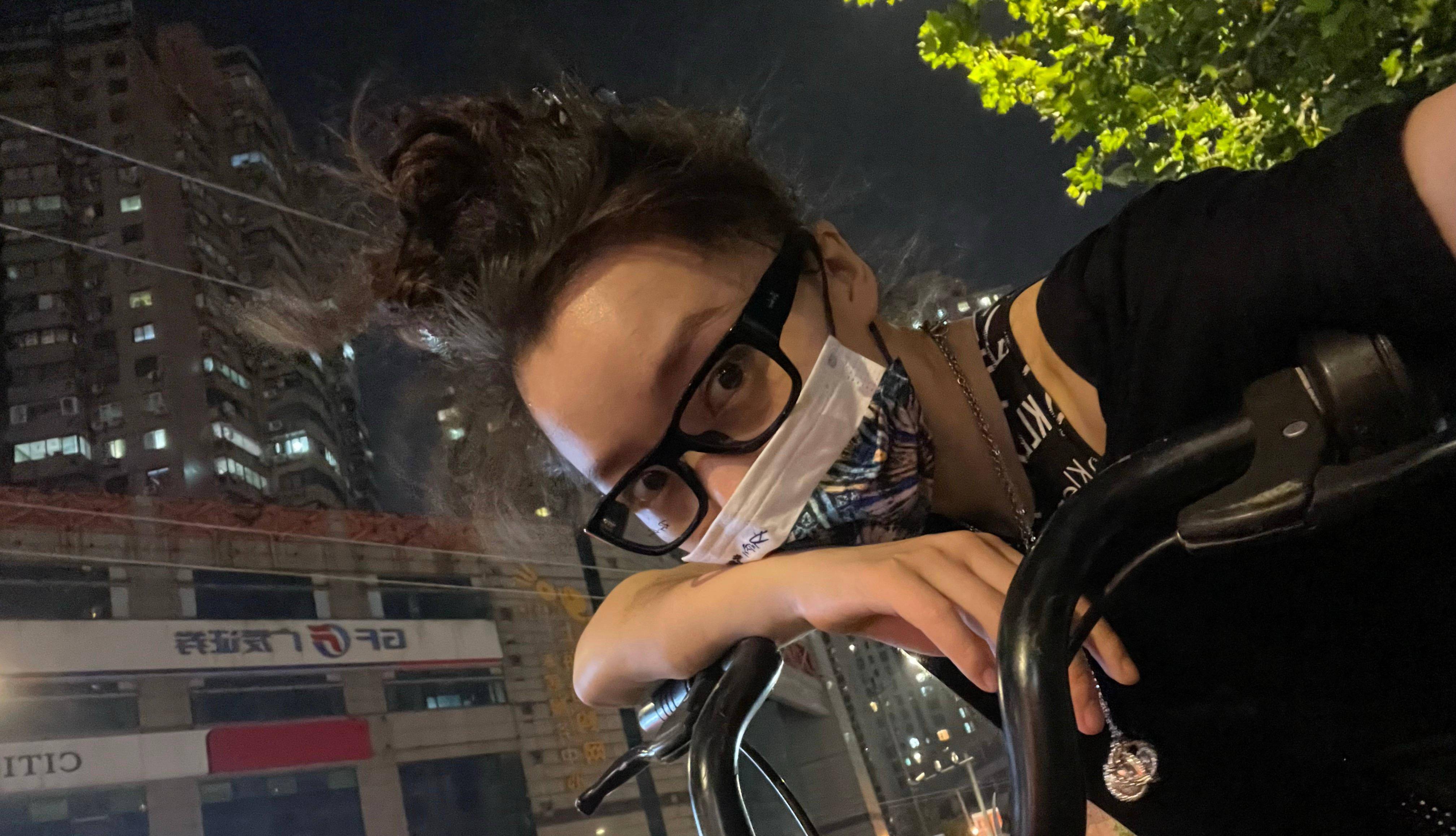 披荆斩棘的哥哥决赛,王斯然给老公gai助阵,紧张到分不清平翘舌_舞台