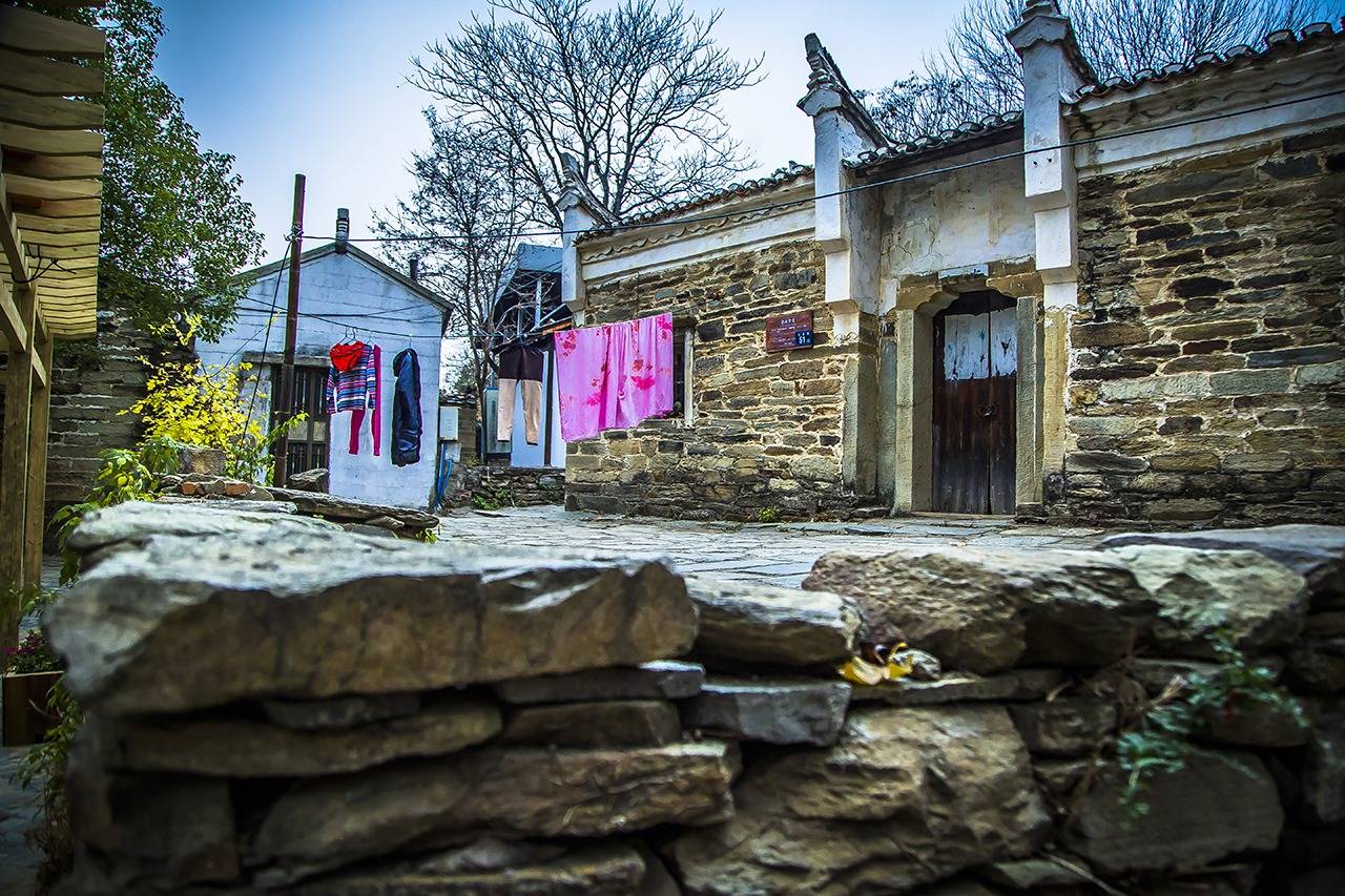 武汉黄陂大余湾古村落,建筑已有600年历史,隐藏着婺源的影子_村子