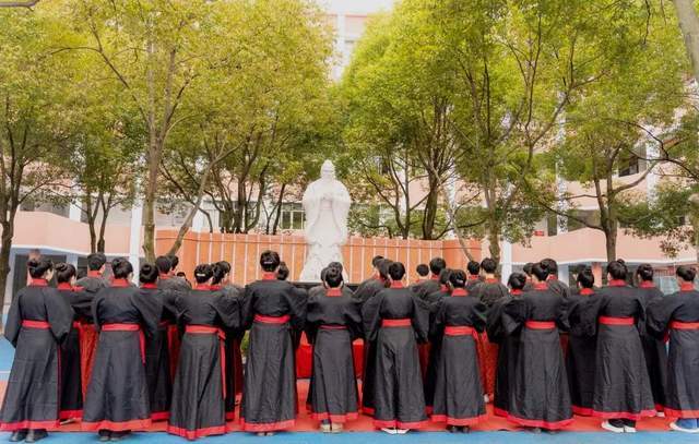 四川省旺苍东城中学高2021级集体成人冠笄礼暨百日誓师大会_学子_师长