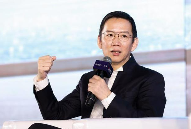 周德文,吴晓波,郑翔洲共话民营经济_先生_经济学_演讲