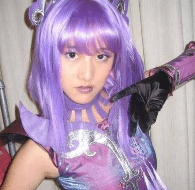 还记得当时的黑魔仙严莉莉吗?